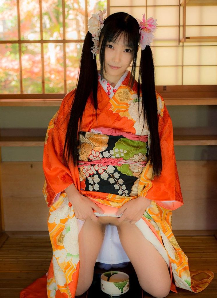 コスプレでおしっこ・お漏らしをしている画像まとめ Vol.5 13